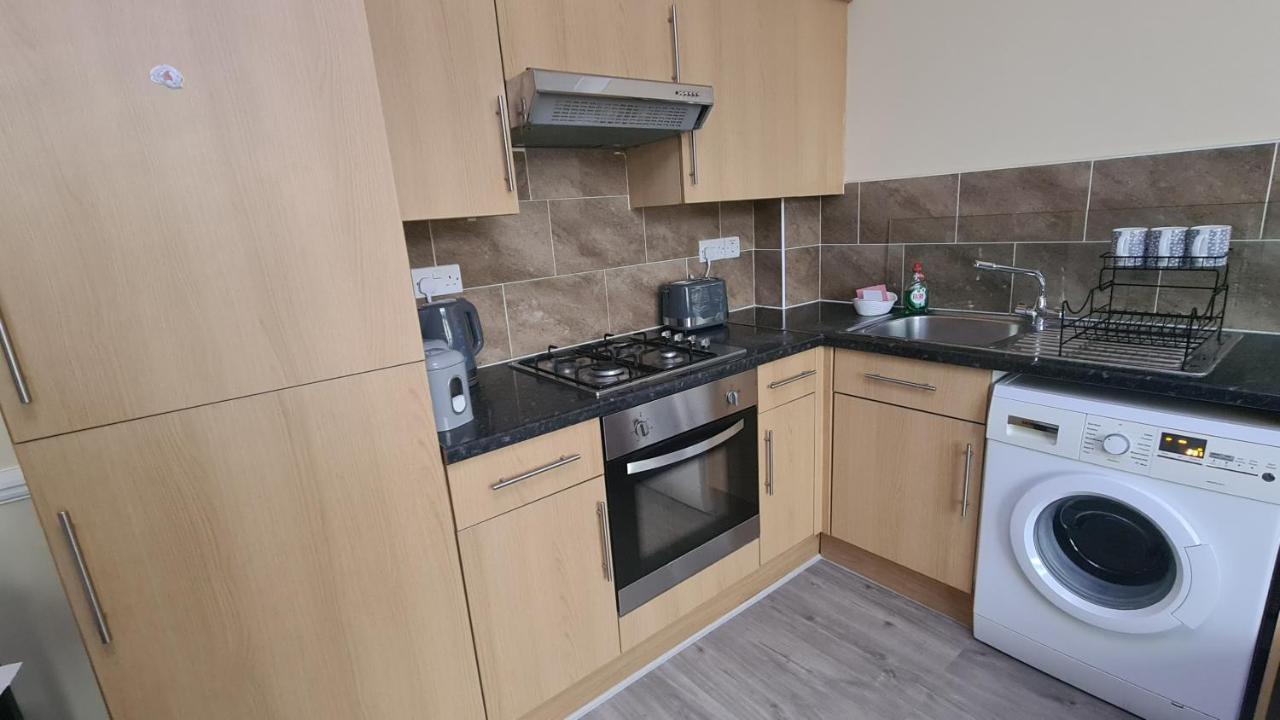 Entire 2 Bedroom Home/Flat In London, Central Line 外观 照片