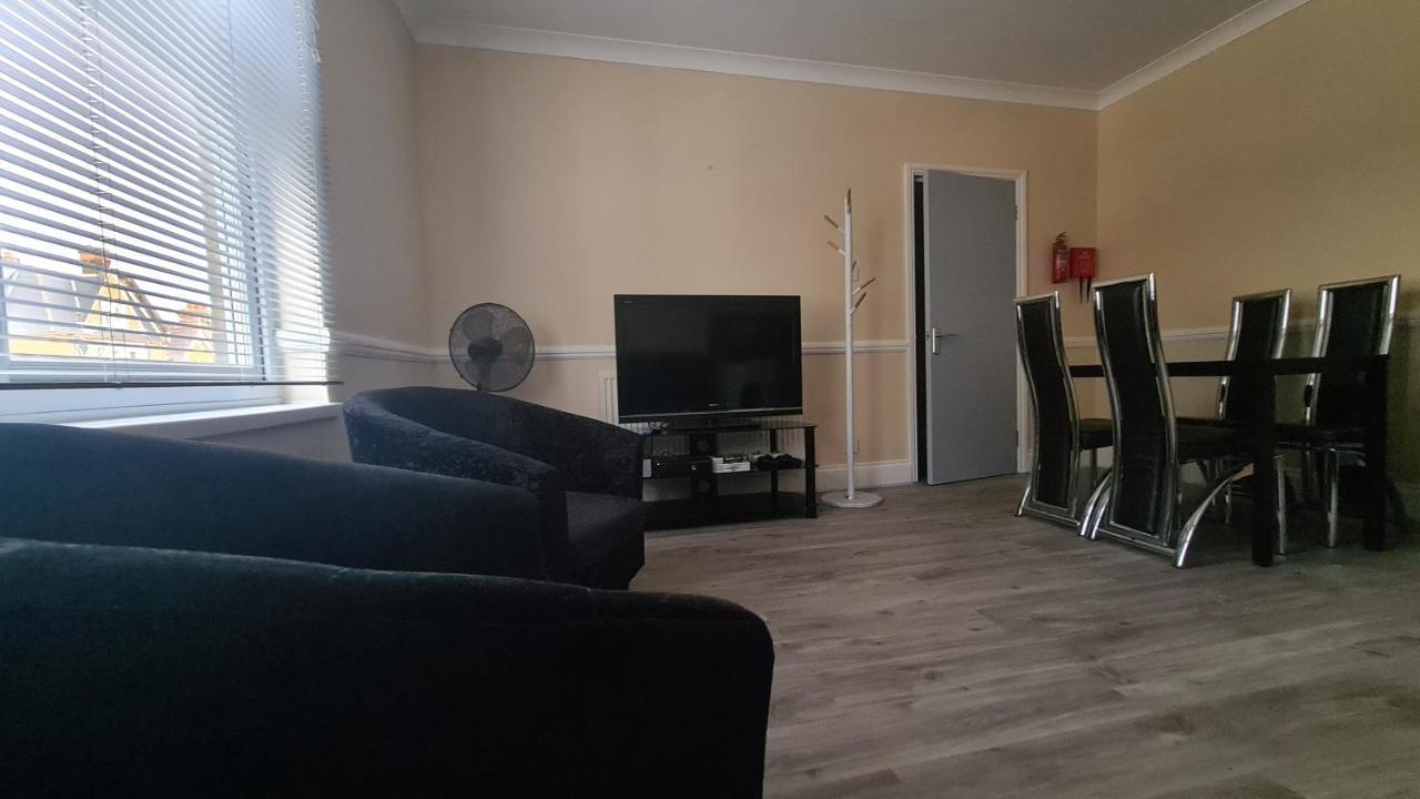 Entire 2 Bedroom Home/Flat In London, Central Line 外观 照片